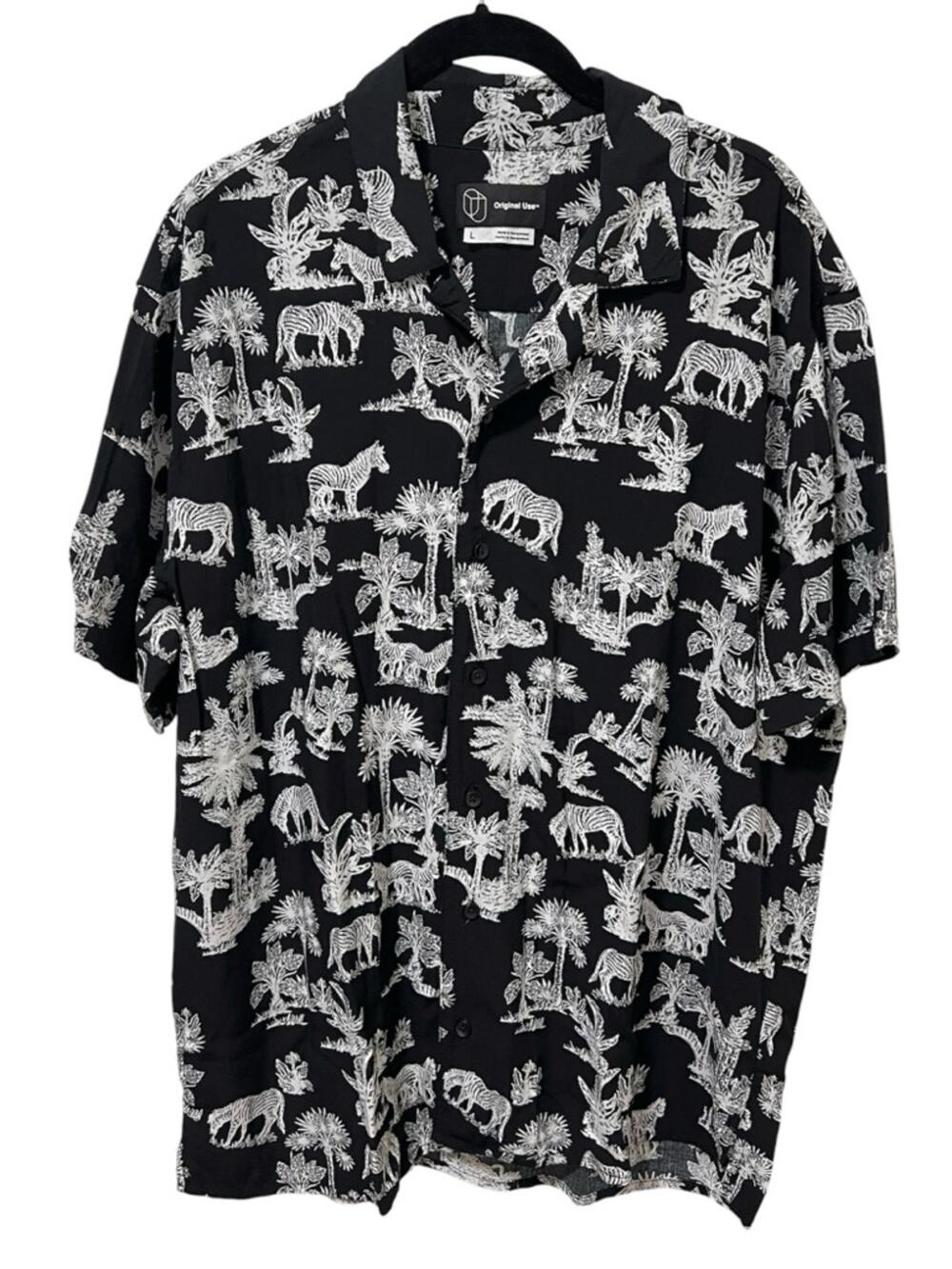Target Original Use Jungle Animal Print Button-Up Shirt L Black and White